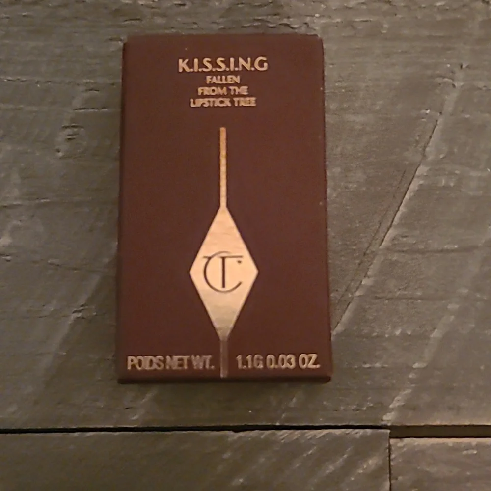 Charlotte Tilbury‎ K.I.S.S.I.N.G Lipstick Box in Brown and Gold